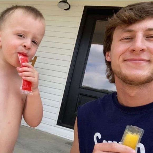 Meet your Posher, Alex - Picture 1 of 1